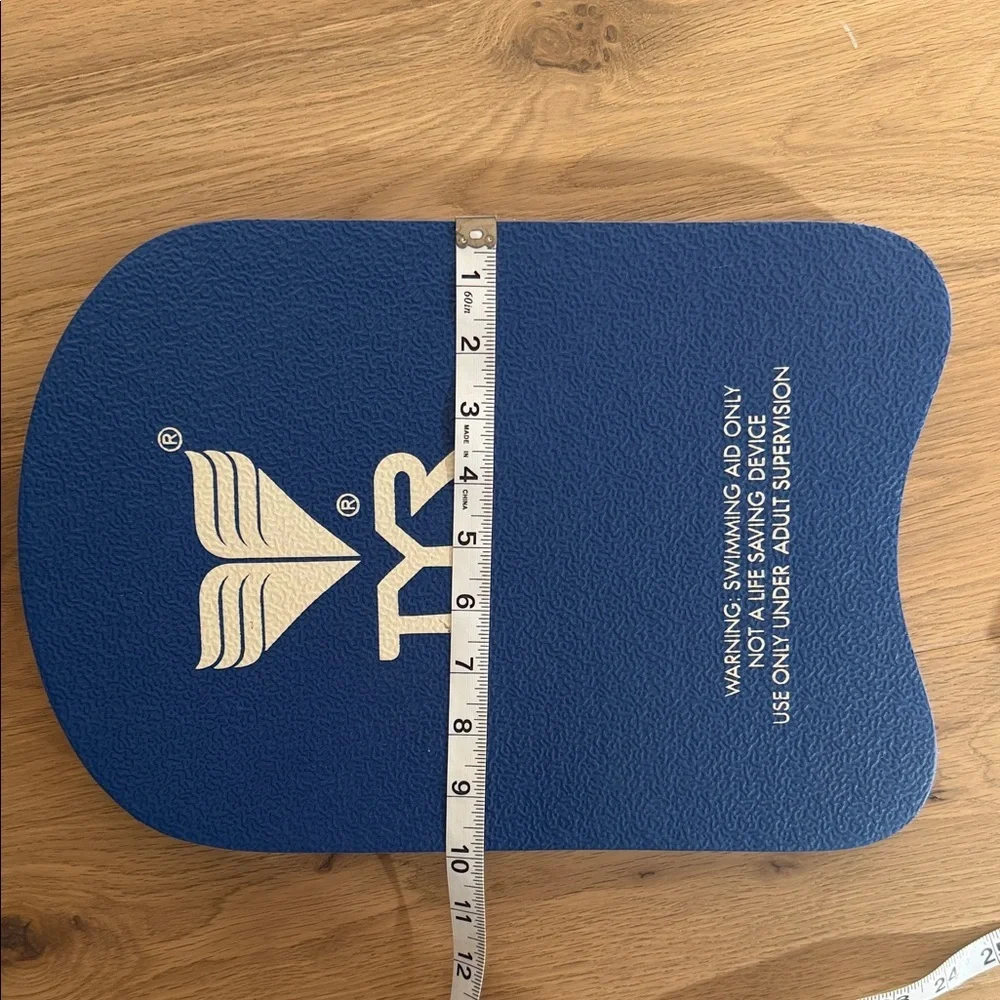 💦 TYR Navy Junior Swimming Kickboard - Picture 4 of 4